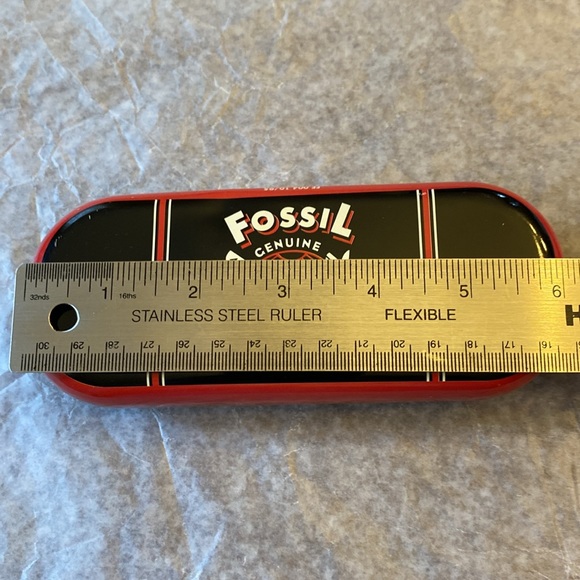 Fossil Vintage Sunglasses Tin Case. 1995 - Picture 5 of 6